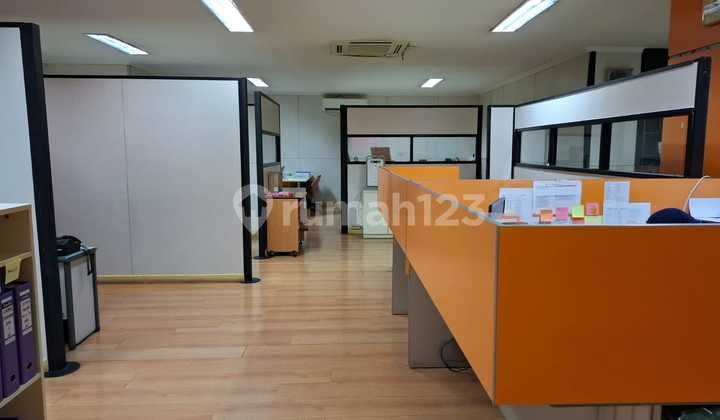 Gedung Perkantoran Lokasi Strategis di Jalan Pembangunan, Pejoto Utara, Gambir Jakarta Pusat