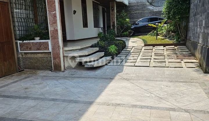 Rumah Luas Asri Strategis di Setrasari Bandung