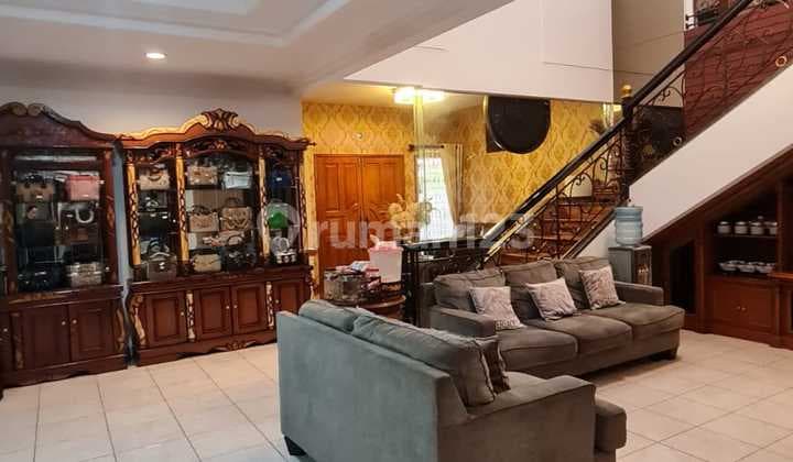 Rumah Mewah Furnished di Gunung Batu Sayap Setraduta Bandung