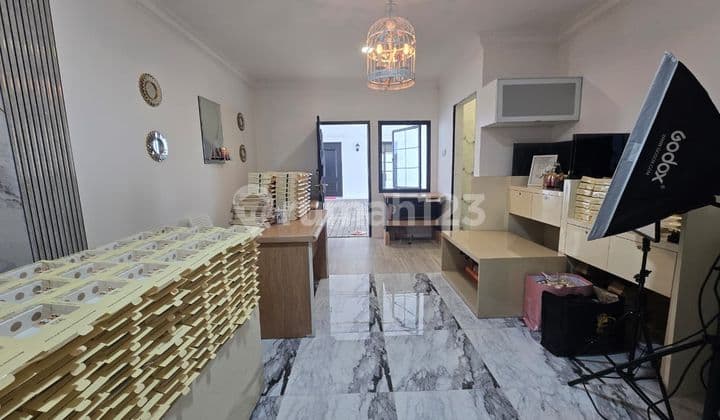 Turun Harga! Rumah Mewah Luas di Komplek Gegerkalong Permai