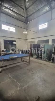 Villa dan X-Pabrik Stainglass Hitung Tanah di Mainroad Cihanjuang