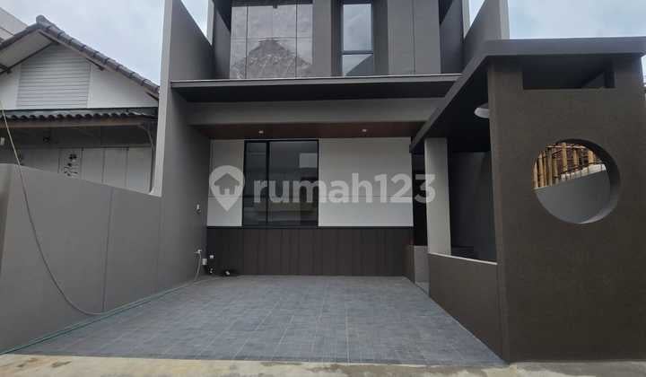 Rumah Baru Modern Elegan Siap Huni di Setraduta Grande