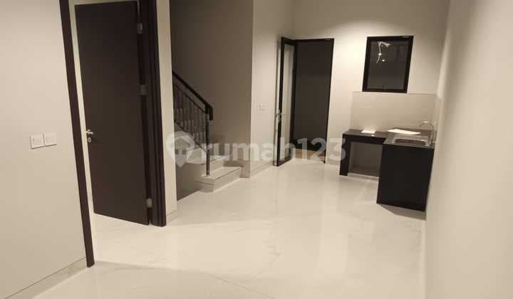 Disewa Rumah Pik 2 Murah 3 Kamar Bagus Kosongan Siap Huni