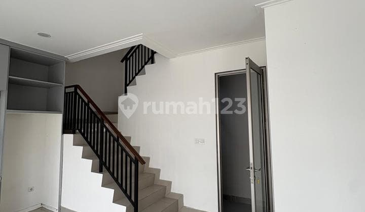 Rent Fast Pik2 House 8x10 Empty