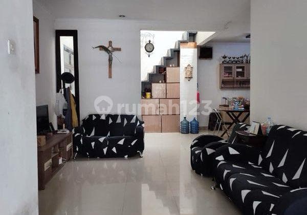 Jual Rumah 2 Lt Lokasi Cluster One Gate System Sayap Kopo Permai