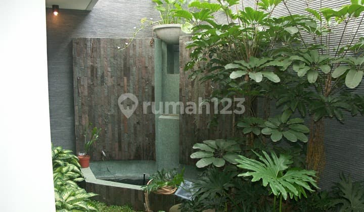 Turun Harga Rumah Split Level Setra Duta Bandung