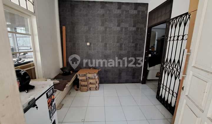 Jual Rumah Siap Huni 3 LT Furnished Singgasana