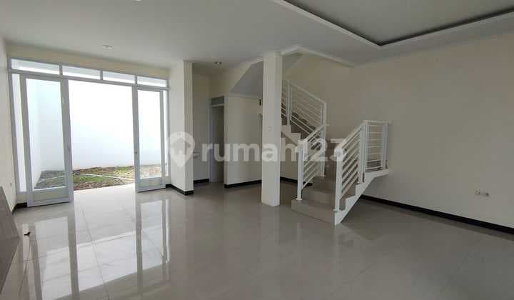 Rumah 2 Lantai Siap Huni di Sherwood Tki V