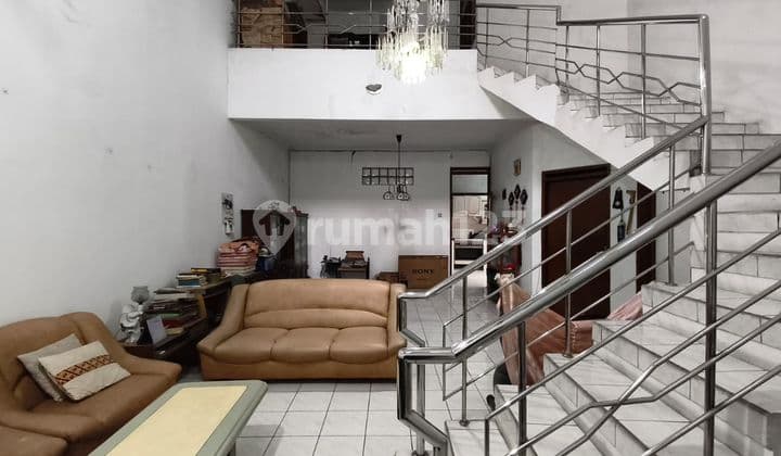 Dijual Rumah 1.5 Lantai Perlu Renov di Leuwisari
