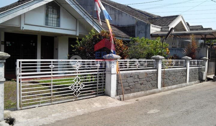 Dijual Rumah dgn LT 500m di Jl Batu Permata, Margacinta Bandung