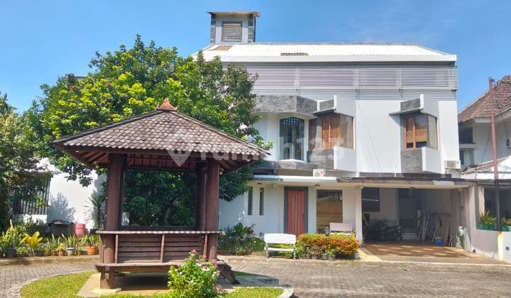 For Sale: Nice 2-Story House in East Ciputat, Freehold Title (SHM)