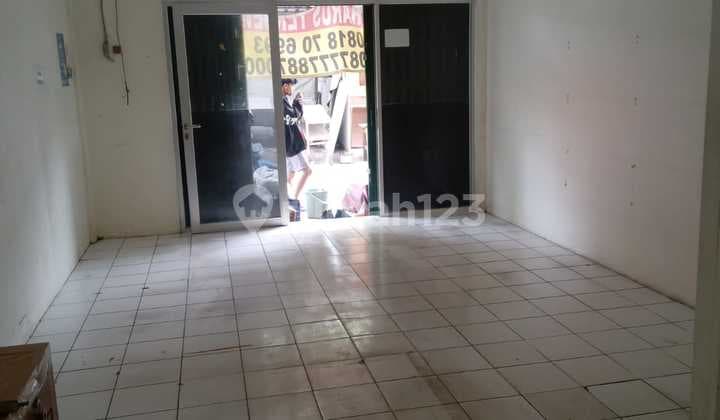 For Sale 2.5-Story Shop House in Menceng, West Jakarta