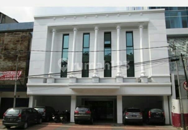 For Sale/Lease Office Building