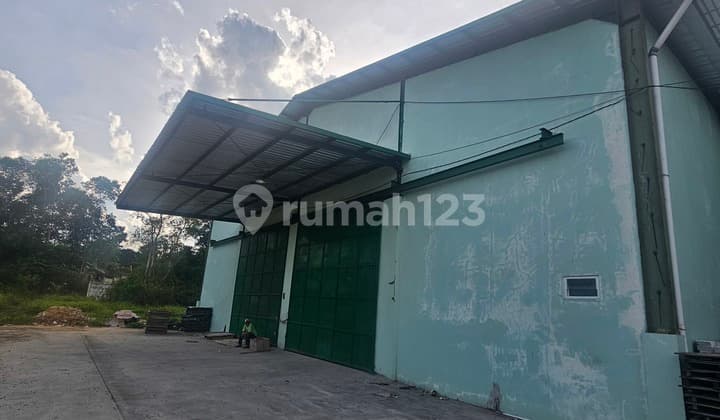 Gudang Besar Strategis Kariangau Dekat Kota dan Akses Pelabuhan