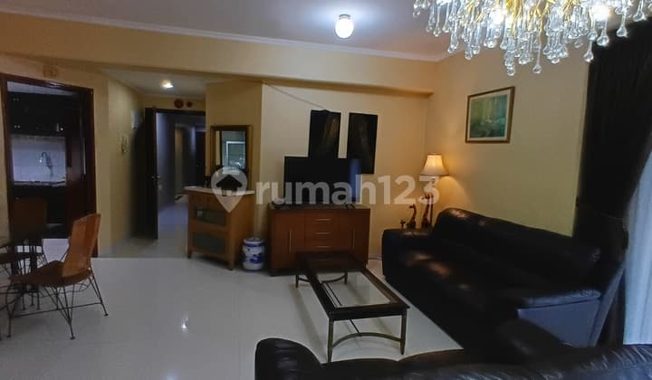 Apartemen Richhmond 3 Kamar Tidur Furnished Bagus