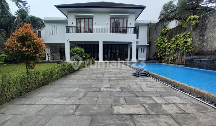 Luxury Living in Kemang - Swimming Pool & Spacious Yard