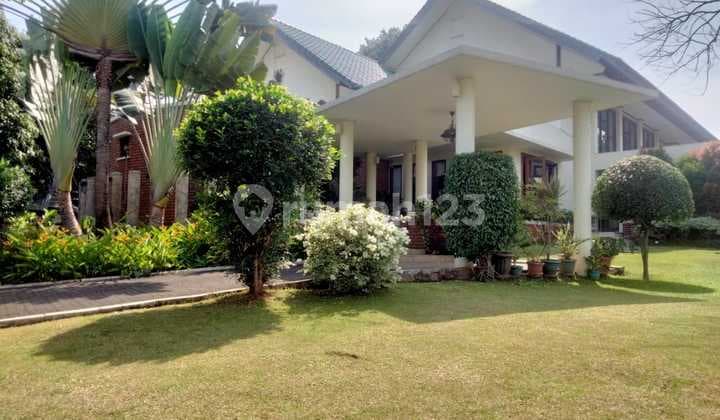 Rumah Besar Luas Di Lebak Bulus - Nyaman, Strategis, Eksklusif