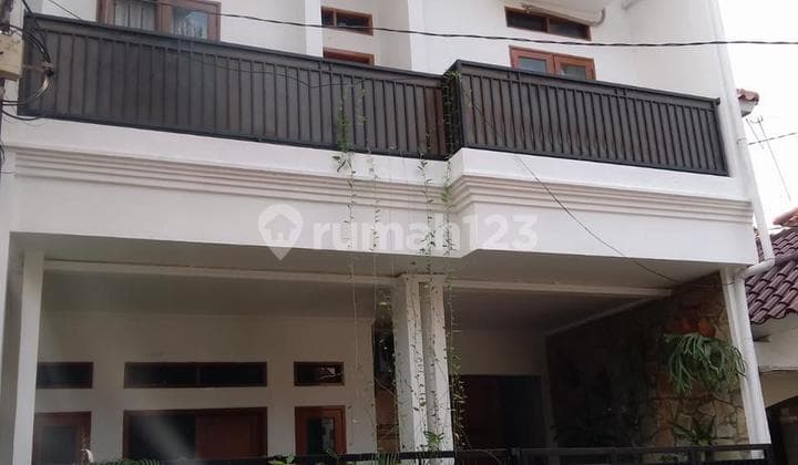 Dijual Rumah mewah dan elit di pesona khayangan mungil 1 Depok belakang pesona square dekat stasiun depok murah dan sangat bagus jual cepat dan murah