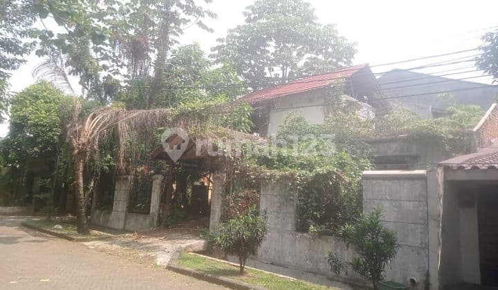 Dijual rumah di perumahan graha cinere posisi hoek luas tanah yang sangat luas 226 meter harga murah sekali