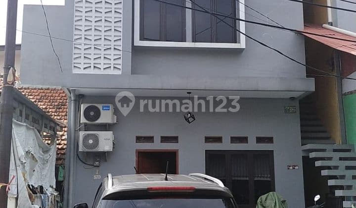 Dijual kost an di mampang ada 11 kamar dan satu paviliun terisi penuh bangunan baru bagus