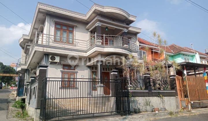 For sale: Luxury house in Wisma Mas complex, Kemiling district, Lampung, cheap, negotiable.