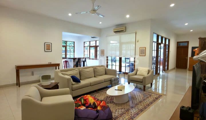 For Rent Nice House di Pejaten Jakartaselatan bisa Nego Tipis.ya