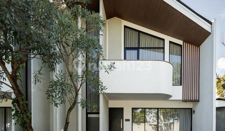 Dijual Rumah.mewah Dan.sangat Bagus Dalam Interior Design Mewah di Cluster Carlton Private