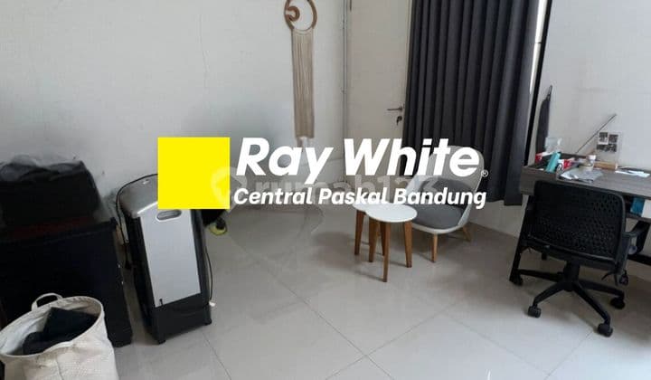 Rumah Bagus , Sangat Terawat, Di Taman Holis Indah Bandung