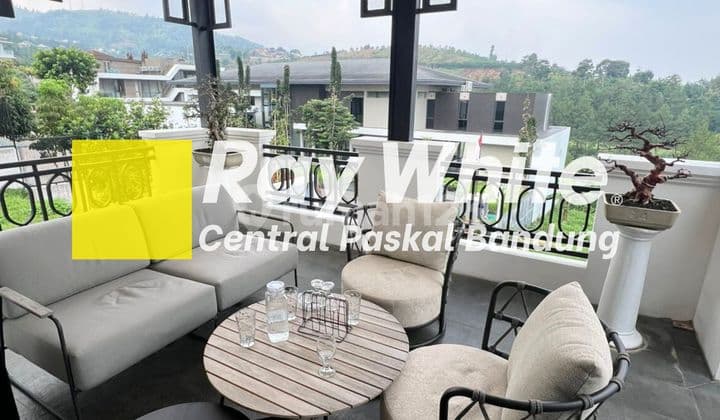 Rumah Modern Classic di Bukit Pakar Golf Bandung