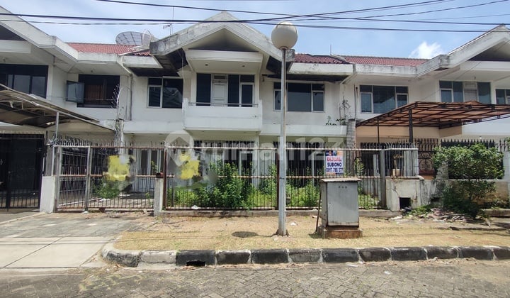 Rumah Dalam Komplek Perumahan Nan Private Di Kemayoran , Jakarta Pusat