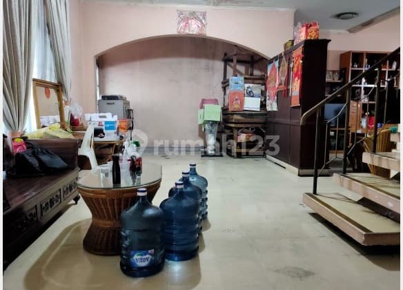 Rumah Tua hitung tanah di Tomang jakarta barat