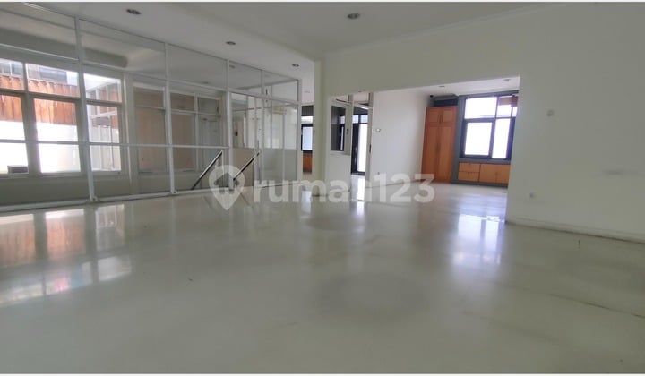 Rumah - Kantor Siap Pakai Untuk Kantor Yang aman dan tenang