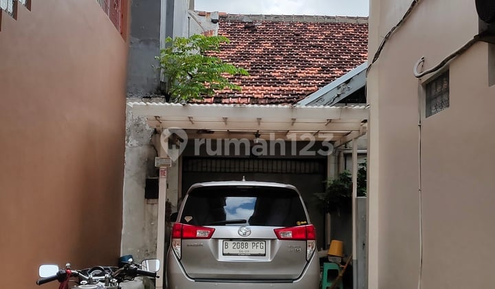 Rumah Tua Dalam Cluster Dekat Area Petamburan , Tanah Abang