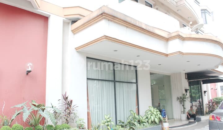 Comfortable living at Central Jakarta - Time Efficiency - Fully Furnish - 2 BR Apartment.