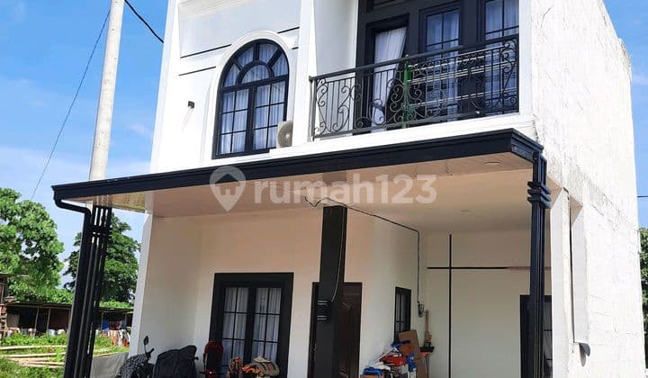 Rumah Siap Huni 2 Lantai Dekat Stasiun Ui