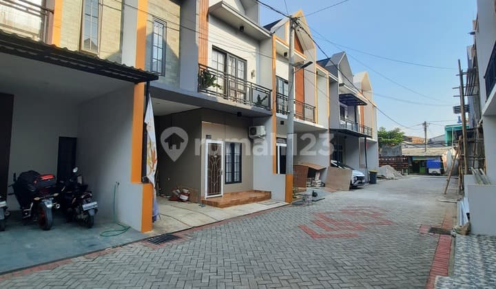 Rumah 2 Lantai SHM di Jl Cilayu Cisalak Baru