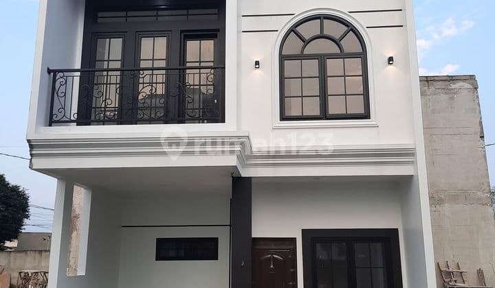 Rumah Bagus 2 Lantai Lolasi Premium Dekat Mako Brimob