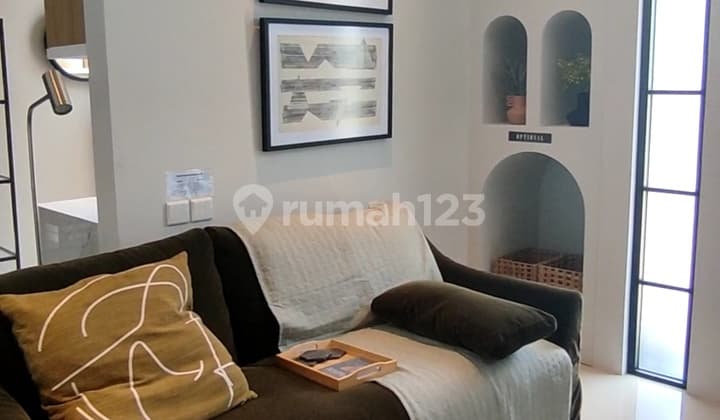 Rumah 2 Lantai di Citragrand