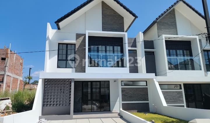 Jual Murah !! Rumah Baru 2 Lantai di Bsb City