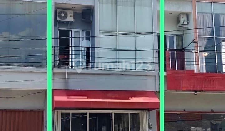 Ruko 3 Lantai di Tengah Kota