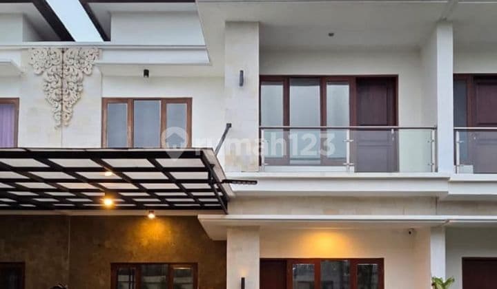 Rumah Semi Villa 2 Lantai One Gate System di Seminyak Bali