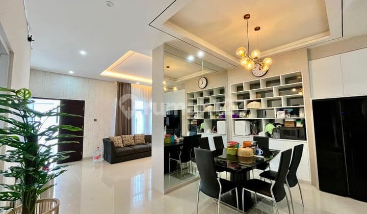 RUMAH HOOK MEWAH 2 LANTAI BAGUS FURNISHED DI JIMBARAN BALI