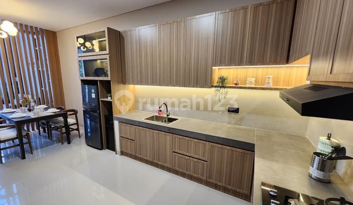 12 Unit Hunian Exclusive Sayap Setraduta Townhouse Concept