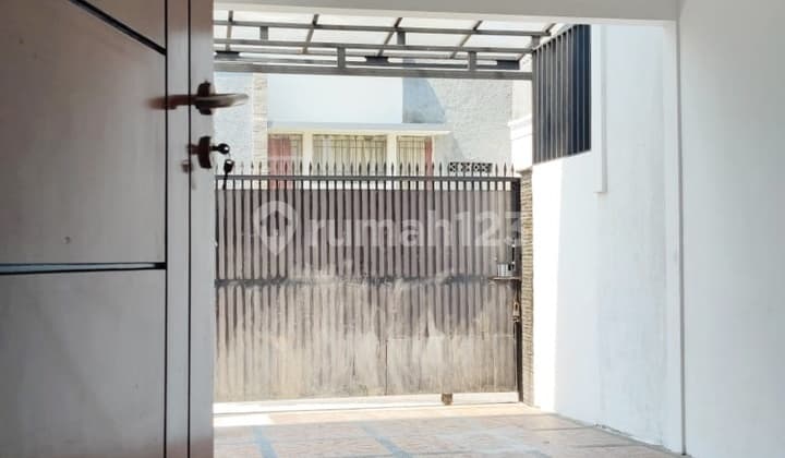 Turun Harga! Rumah Hook Minimalis Buanasari 9 Regency SHM