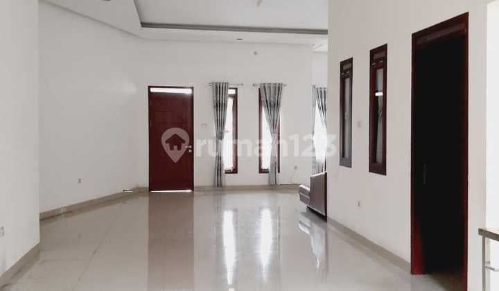 Rumah 2 Lantai Mekar Wangi