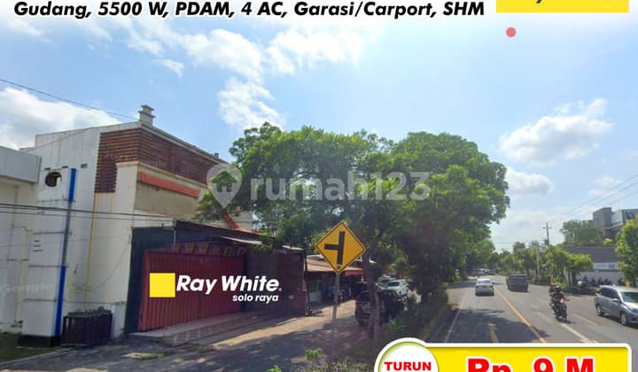 Shop house on Dr. Radjiman Street, Surakarta