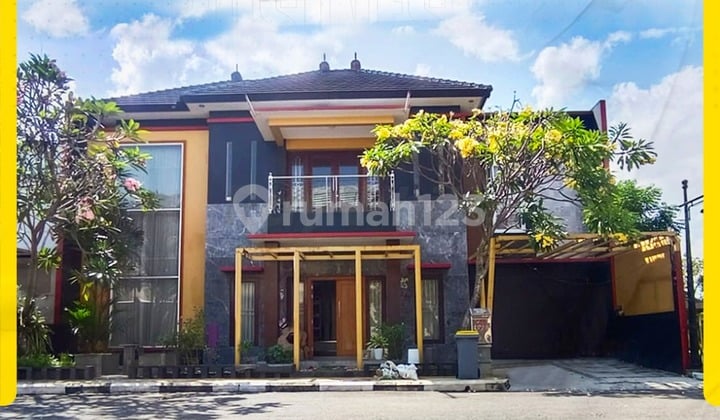 Rumah Mewah 2 Lantai Cluster Elite di Lor In Residence Colomadu