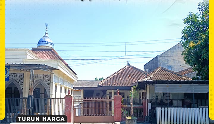 Strategic House on Main Road, Suitable for Business in Mojolaban District