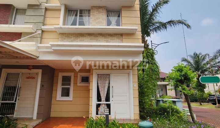 Dijual rumah cantik di Amarillo Vilage , Gading Serpong