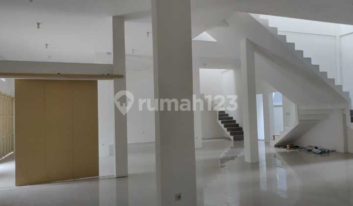 Ruko Dijalan Raya Lembang Cocok untuk Usaha Dekat Tempat Wisata